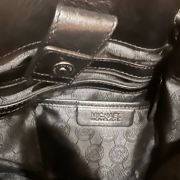 Michael Kors bucket bag great shape amazing - Picture 4 of 8